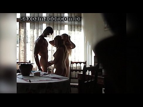 ❤️ Amigos sexuais convidam um homem gigante e uma ménage à trois com ele Porno doméstico em porno pt-br.pornokey.ru ❌️