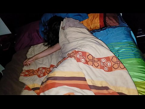 ❤️ Stepson berating sua jovem madrasta enquanto ela dorme. Porno doméstico em porno pt-br.pornokey.ru ❌️